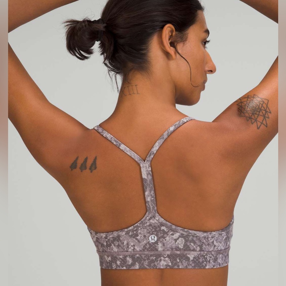 Lulumon Flow Y nulu grey snakeskin sports bra